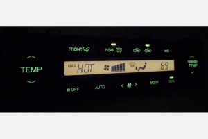 powered on view of a 1998-2000 Lexus LS400 Climate Control